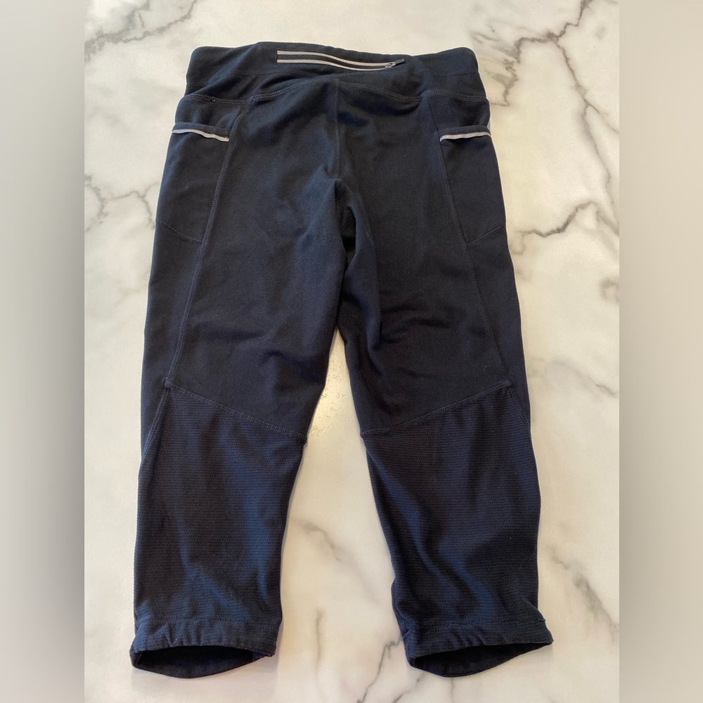 Athleta  crop leggings, Capri style leggings workout pants - Picture 4 of 16